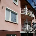 Lejlighed Porat House *